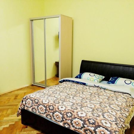 Apartment Ak. Kuchera Street Lviv Ngoại thất bức ảnh