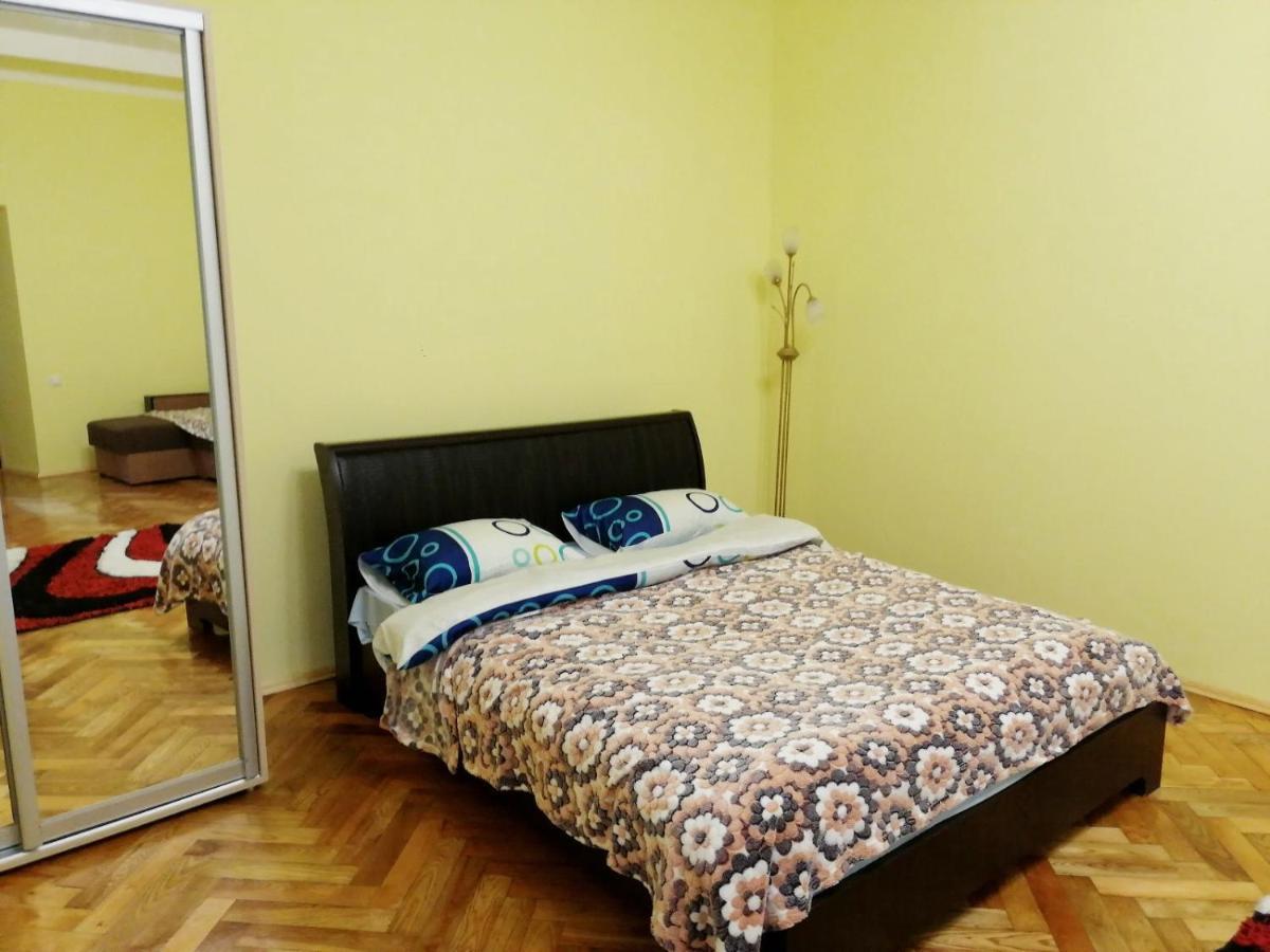 Apartment Ak. Kuchera Street Lviv Ngoại thất bức ảnh